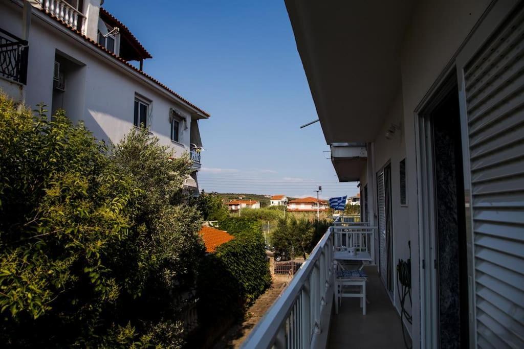 Blue Theros Apartments Паралия-Дионисиу Экстерьер фото